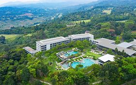 Royal Tulip Gunung Geulis Hotel & Resort